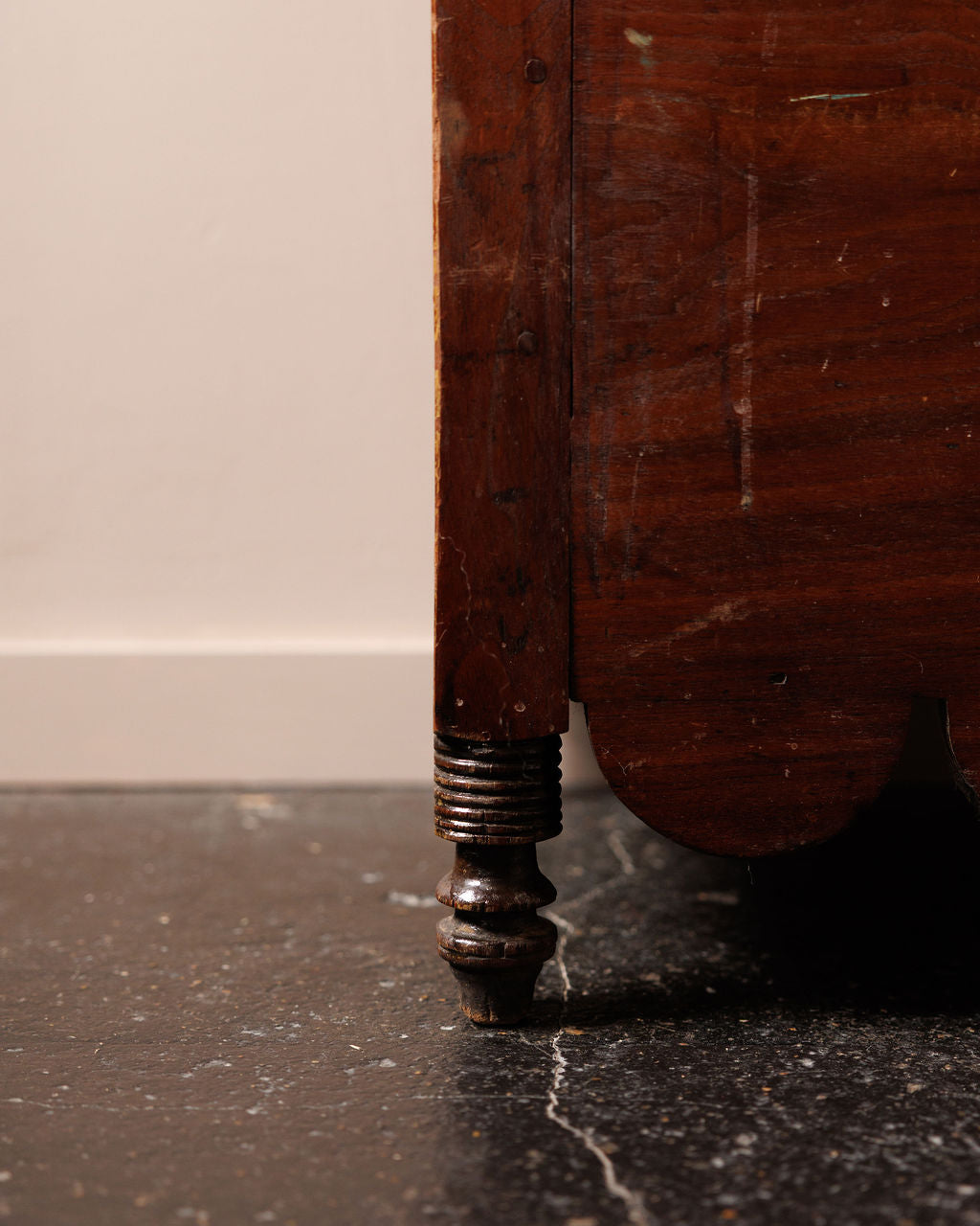 Scalloped Wood Blanket Chest with Turned Legs