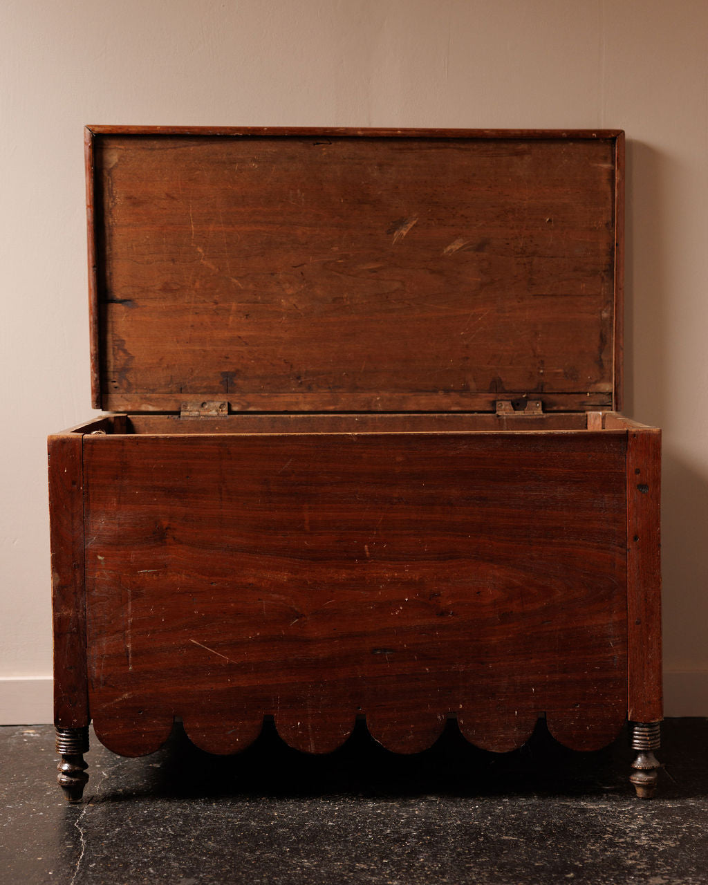 Scalloped Wood Blanket Chest with Turned Legs